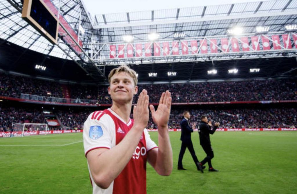 Πανζουρλισμός στο «αντίο» του Ντε Γιονγκ (vid)