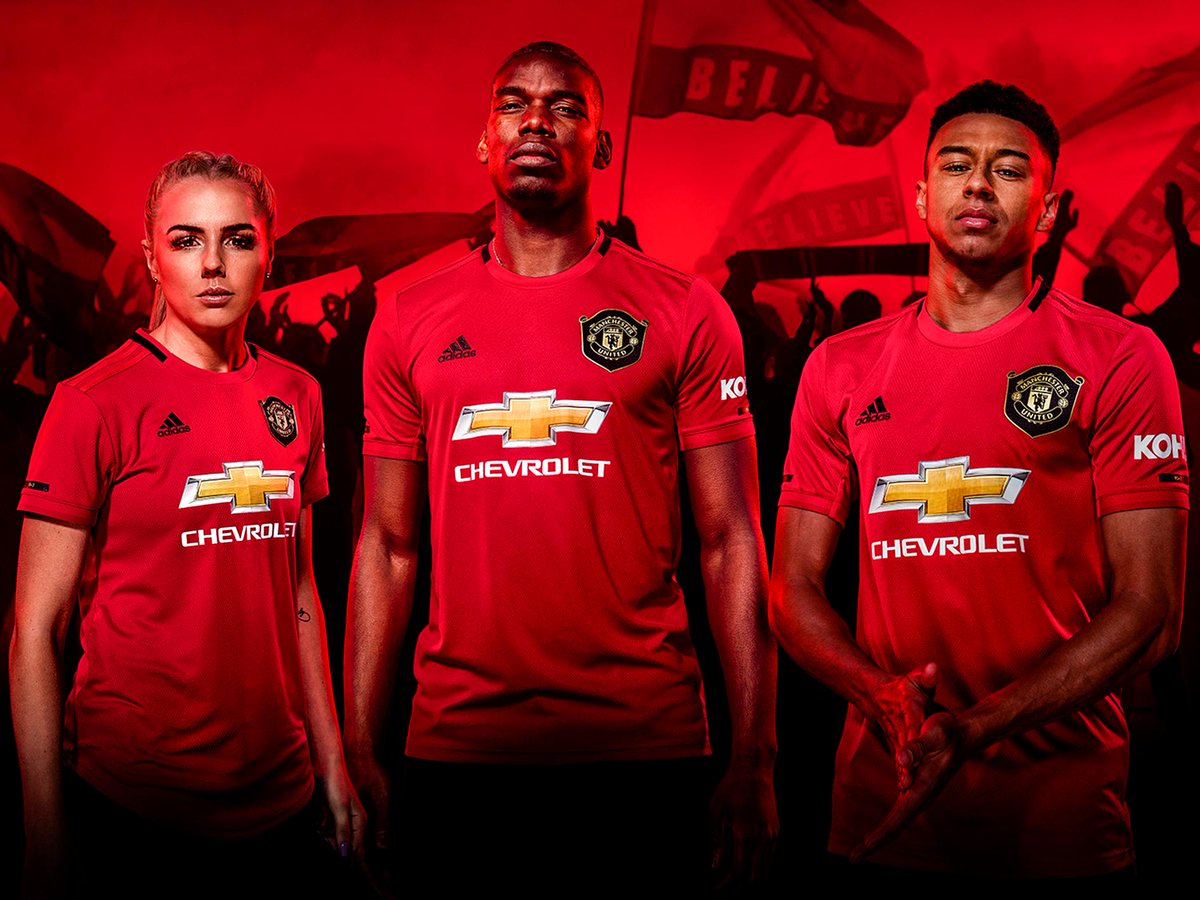 Η νέα φανέλα της Γιουνάιτεντ μαγεύει και… τιμά την ομάδα του 99′! (pics)