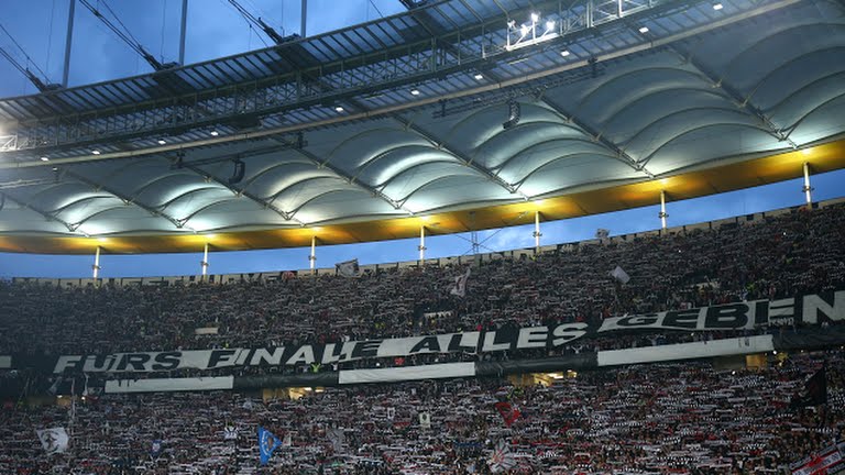 Παράνοια από τους οπαδούς της Άιντραχτ (vid)