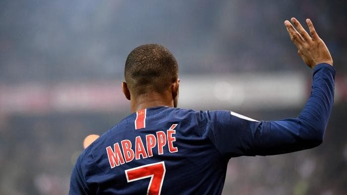 Κουνάει… μαντήλι ο Μπαπέ!