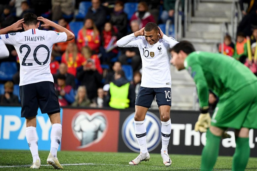 Γαλλία: Γράφει ιστορία ο… 100αρης Μπαπέ! (pic/vid)