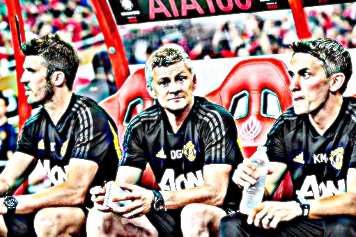 Μάντσεστερ Γιουνάιτεντ: Αναγκασμένη να μαζέψει τα ασυμμάζευτα