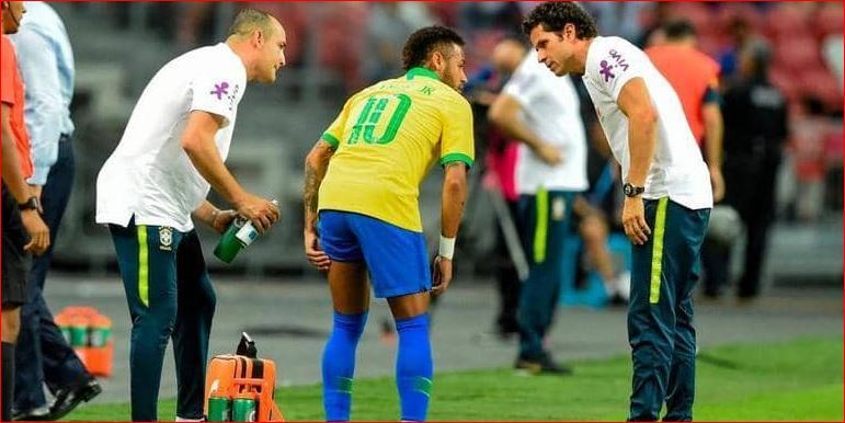 Τραυματίστηκε πάλι ο Νεϊμάρ, ανησυχία στην Παρί!