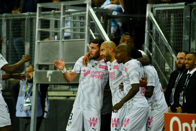 Μαρσέιγ… αμάν, τριάρα από την Αμιάν!