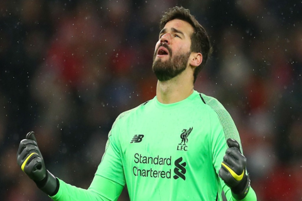 ΤΡΑΓΙΚΟ λάθος και αποβολή για τον Άλισον! (vid)