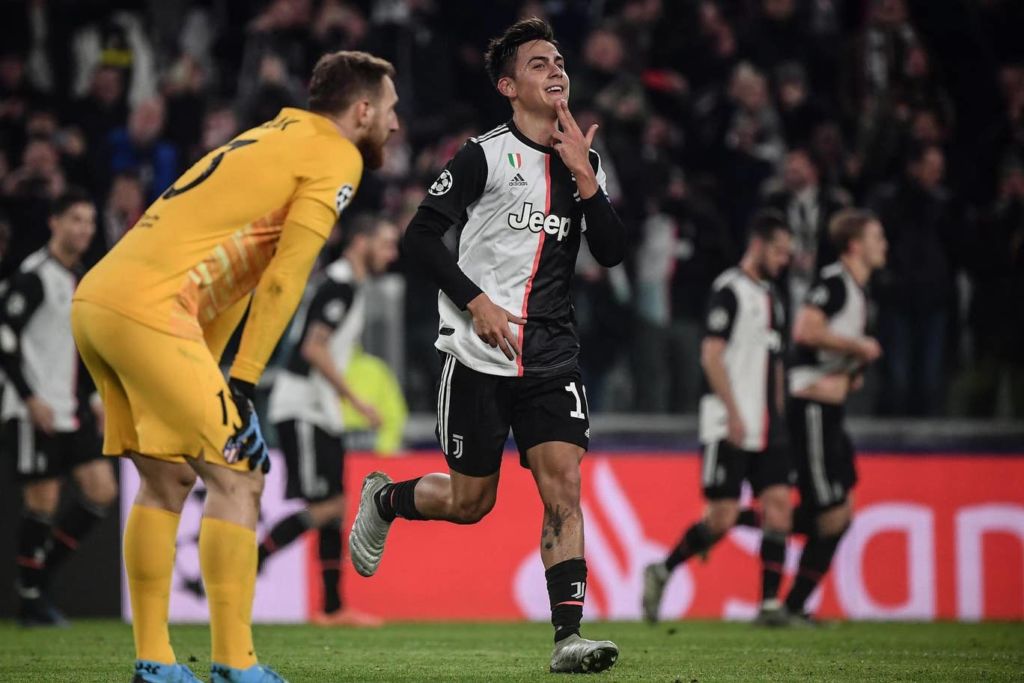 Την πήρε από το… χέρι ο Ντιμπάλα!