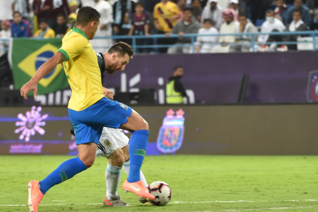 Τιάγκο Σίλβα: “Ο Μέσι δεν έχει παιδεία”