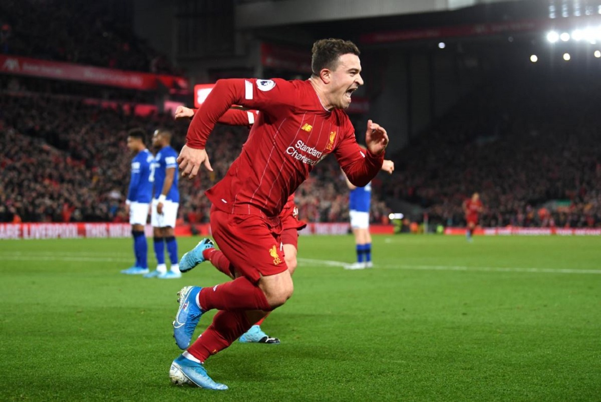 Ο Σακίρι «πυροβόλησε» για το 2-0, μείωσε με Κιν η Έβερτον (vid)