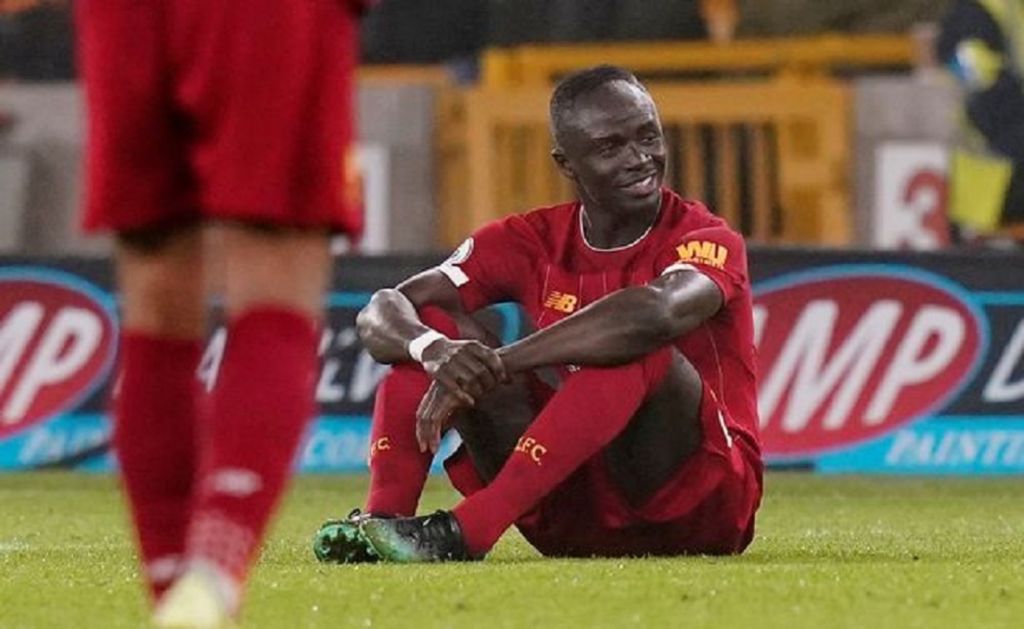 Τραυματίστηκε και βγήκε εκτός γηπέδου ο Μανέ