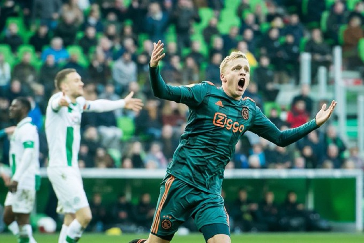 Ούτε του χρόνου το μεγάλο βήμα για Φαν Ντε Μπεκ!