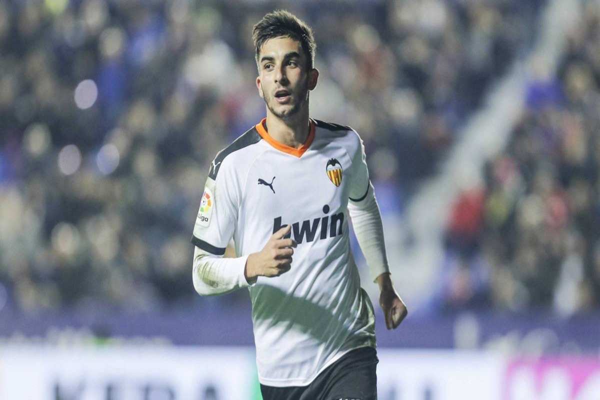 Και η Λίβερπουλ κοιτάζει Φεράν Τόρες