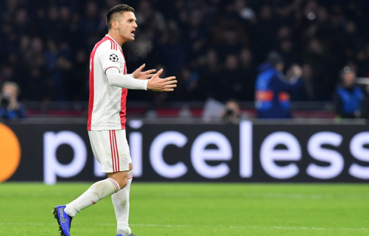 Πήγαν να αρπαχτούν…μεταξύ τους οι παίκτες του Άγιαξ! (vid)