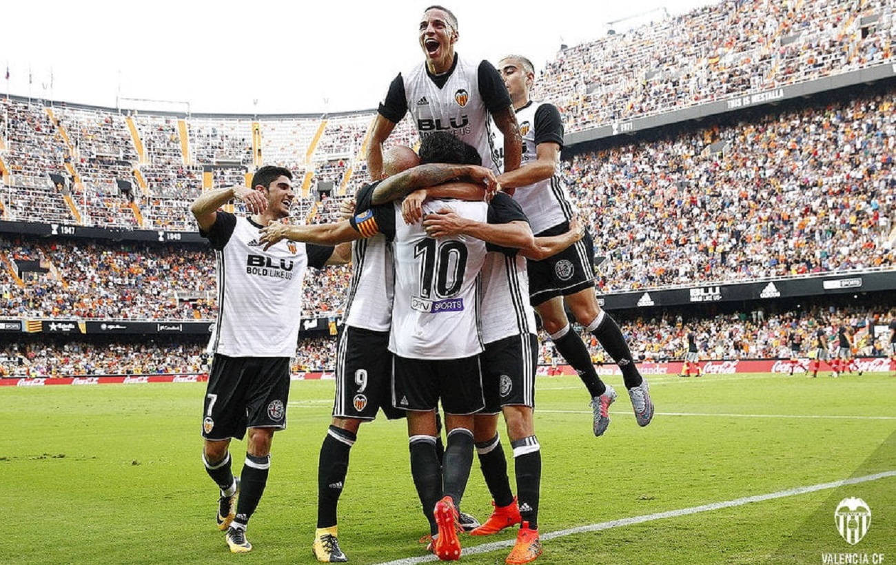 Όμορφη κίνηση από τη Βαλένθια: Τίμησε τα θύματα του κορωνοϊού! (vid)