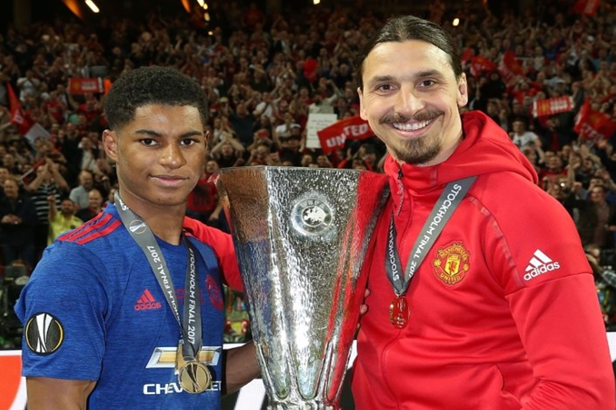 Προκαλεί ο Ζλάταν: «Νοοτροπία μικρής ομάδας η Γιουνάιτεντ, μου κράταγαν και τον… χυμό»