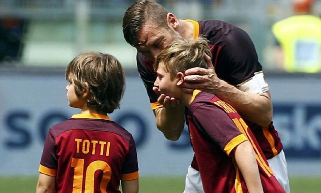 Τότι: “Ο γιος μου θα άλλαζε δουλειά από το να παίξει στη Λάτσιο”