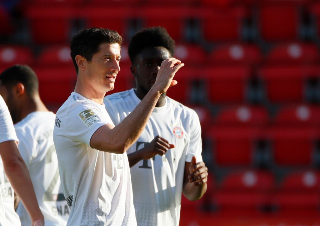 Γράφει ιστορία ο Λεβαντόφσκι και 1-0 η Μπάγερν στο Βερολίνο! (vid)