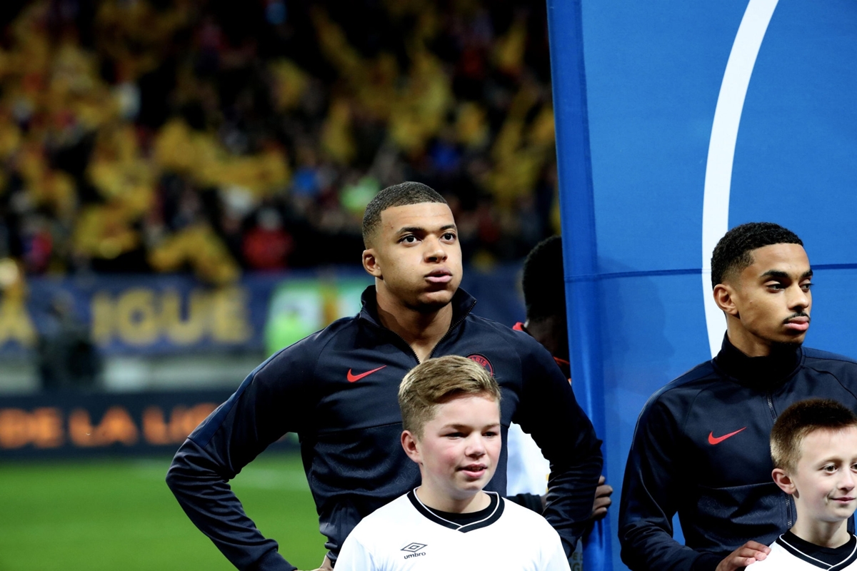 Τα αλλάζει ο Εμπαπέ και σκέφτεται να ανανεώσει!