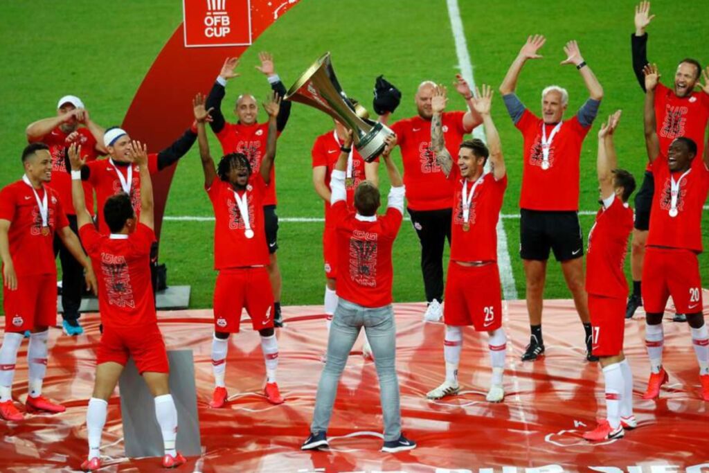 Tα πανηγύρια από απόσταση της Σάλτσμπουργκ προϊδεάζουν τη Λίβερπουλ