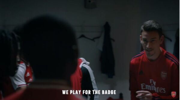 Ποιος παίζει για τη φανέλα της Άρσεναλ;