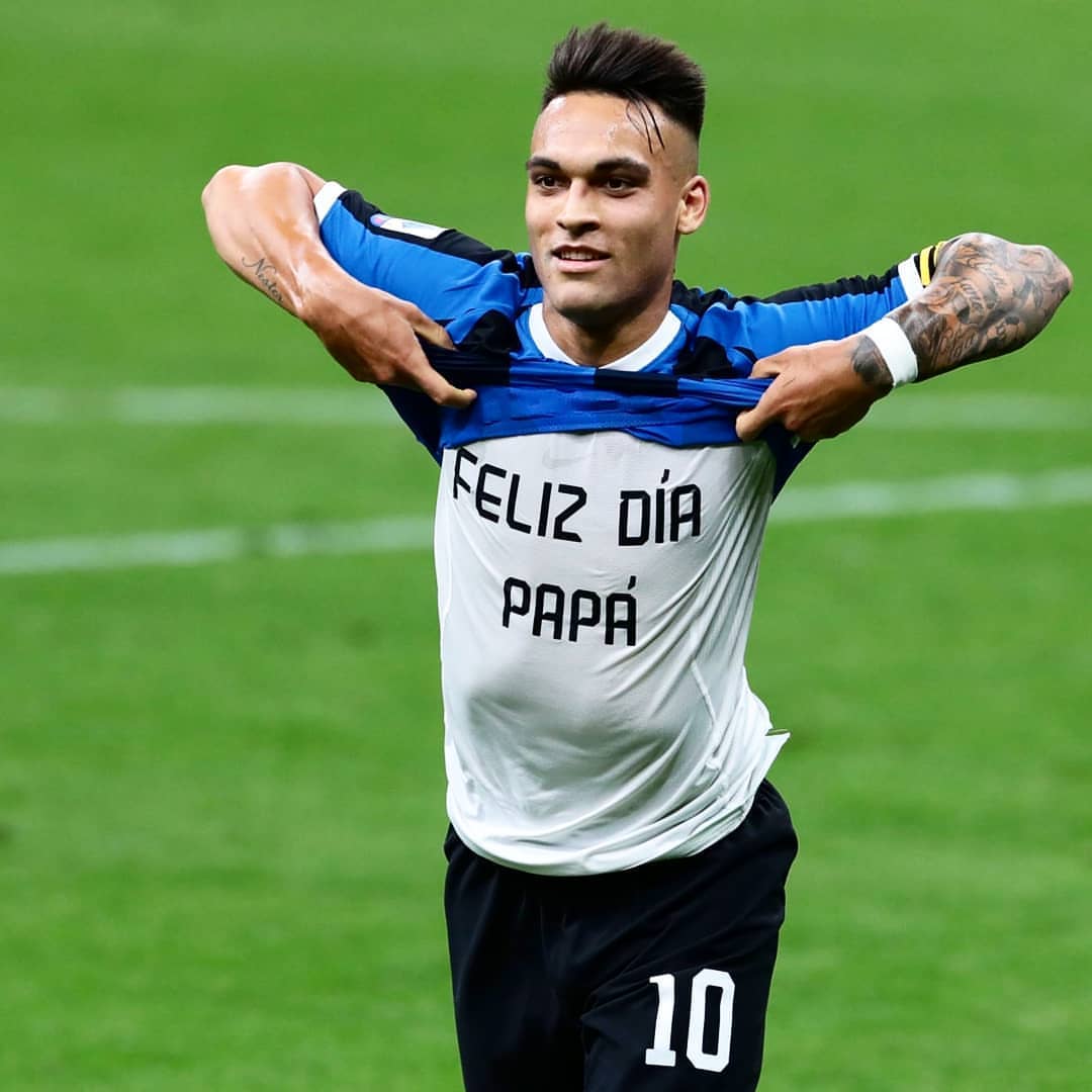 Ιδιαίτερος πανηγυρισμός από τον Λαουτάρο.