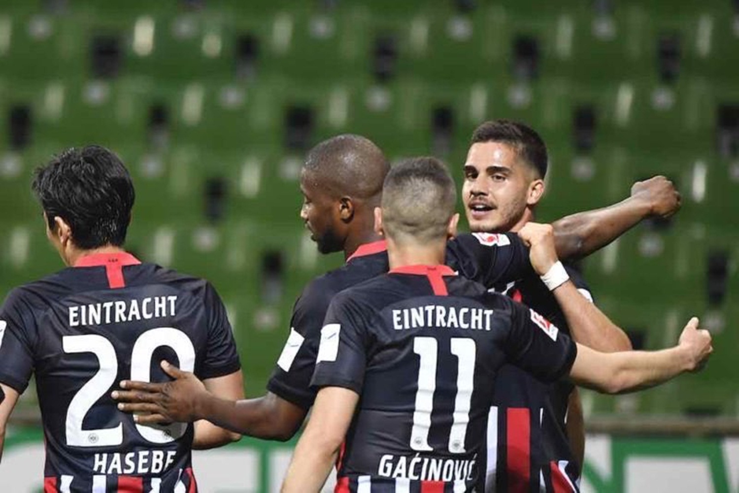 Ε, σε πιάνει μία… μαγεία με το γκολ της Άιντραχτ! (vid)