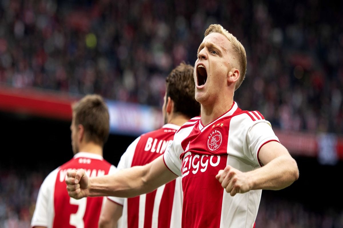 Ρεάλ: Αφήνει Φαν Ντε Μπεκ στη Γιουνάιτεντ, αλλά έχει λόγο