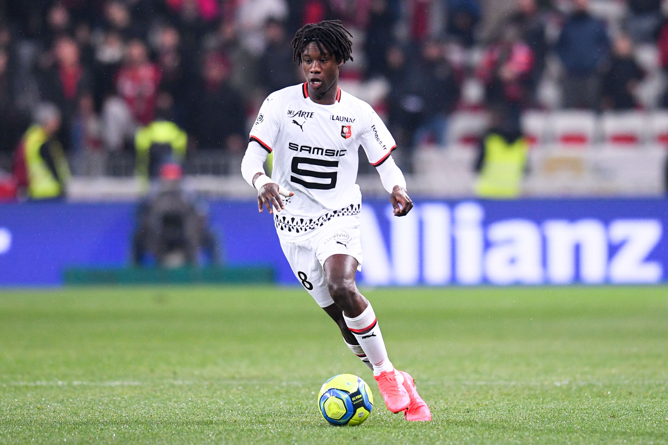 «Δεν φεύγει ούτε με 80 εκατομμύρια ο Καμαβινγκά»