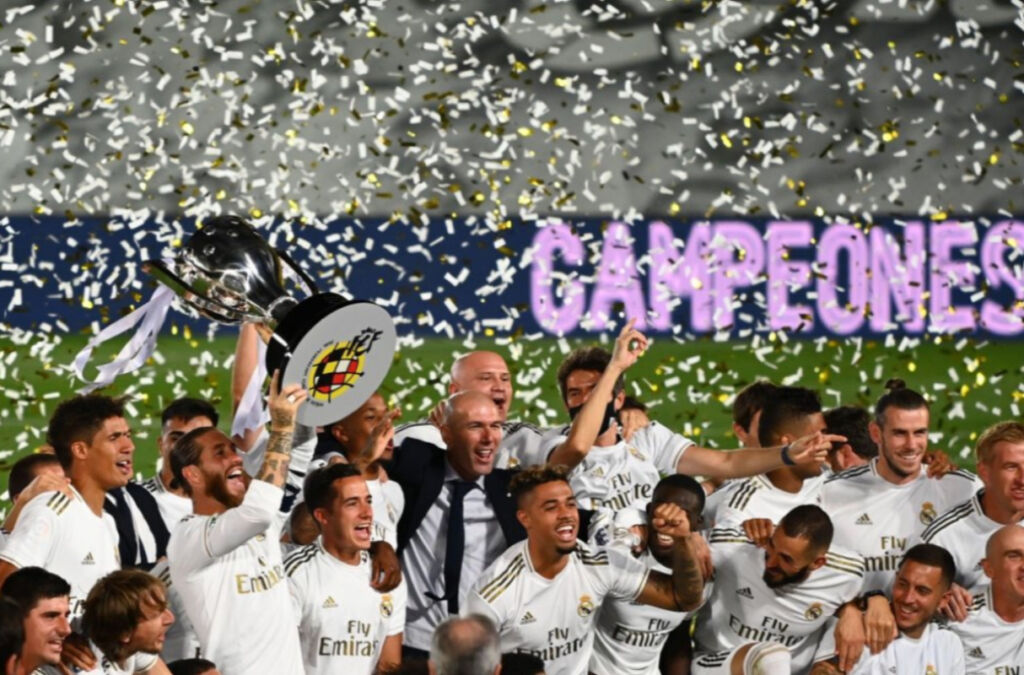 Ρεάλ: Το γλέντησαν με την ψυχή τους ποδοσφαιριστές και Ζιντάν! (pics+vid)