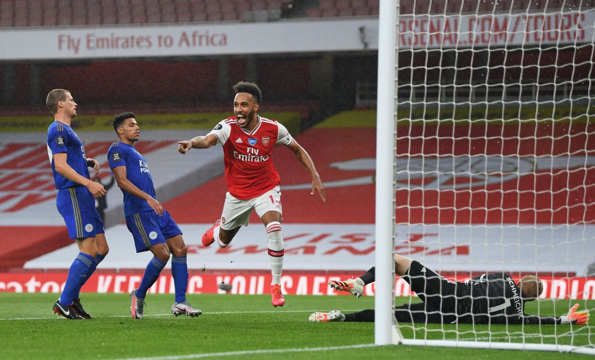 Ο Ομπαμεγιάνγκ κοιτάει στα μάτια τον Ανρί ! (stats)