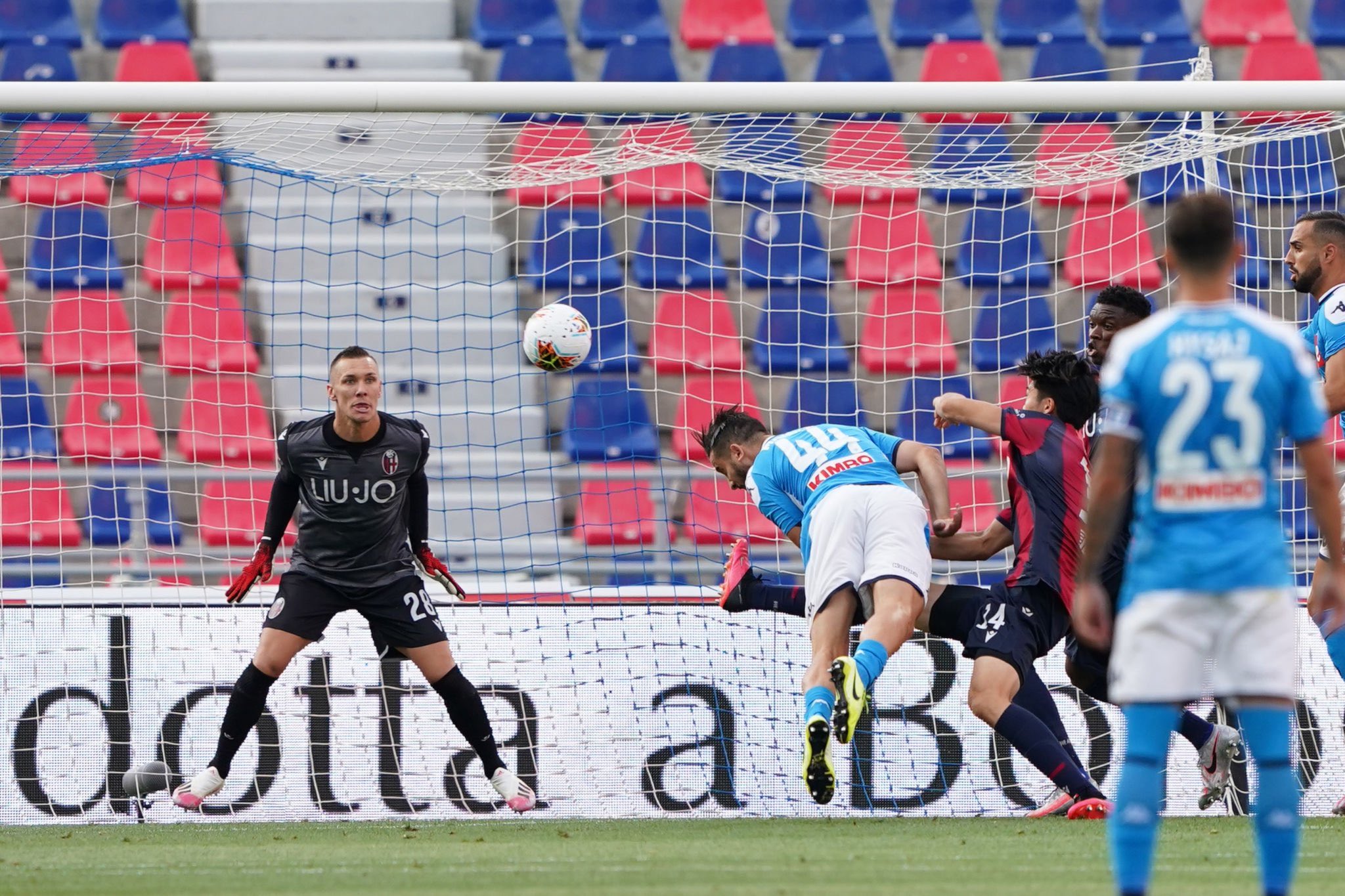 “Κάρφωσε” την Μπολόνια με ωραία κεφαλιά ο Μανωλάς! (vid)