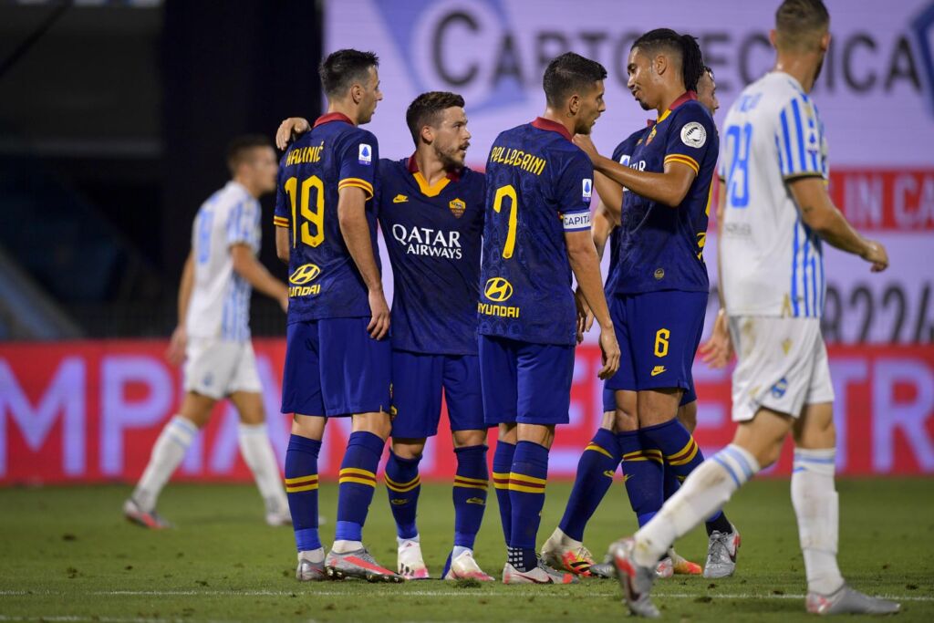 Ξετύλιξε το δώρο της Νάπολι και στέριωσε στην 5αδα η Ρόμα (vid)