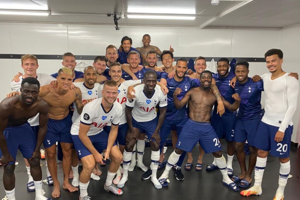 Τότεναμ: Ένας αμυντικός έφυγε, ένας άλλος ανανέωσε