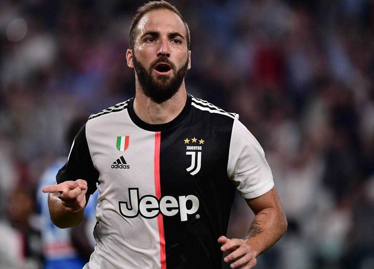 «Ο Ιγκουαΐν θα φύγει μόνο αν πάρει ολόκληρο το συμβόλαιό του»