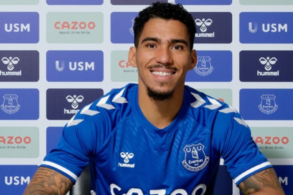 Το Αλαν-ι της Νάπολι υπέγραψε η Έβερτον