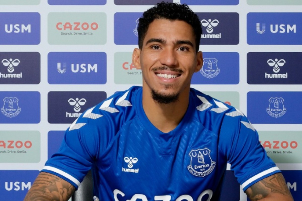 Το Αλαν-ι της Νάπολι υπέγραψε η Έβερτον