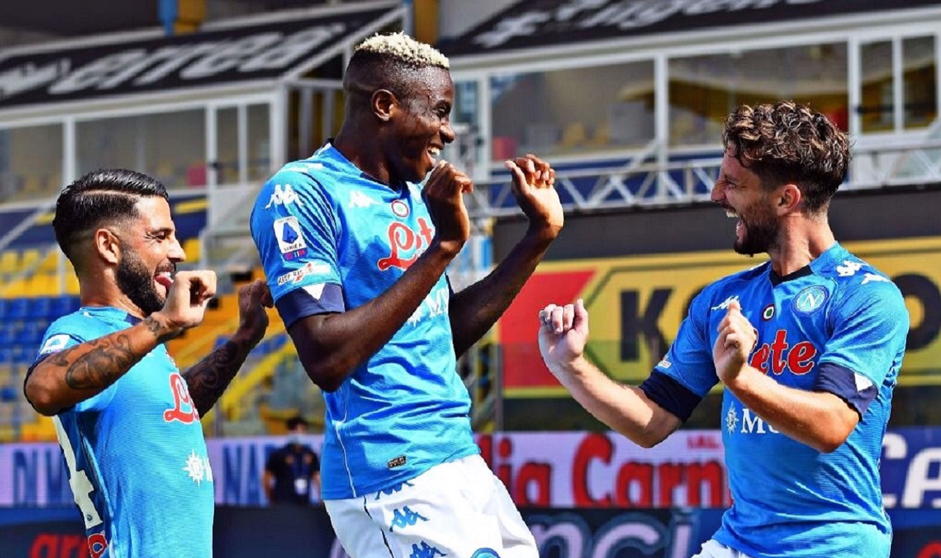 Νάπολι με δύο πρόσωπα αλλά με το δεξί!(vid)