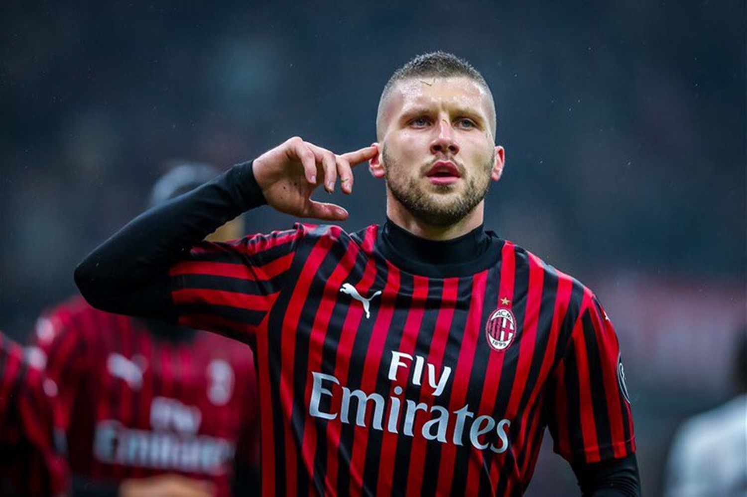 ΕΠΙΣΗΜΟ: “Ροσονέρο” ως το 2025 ο Ρέμπιτς!