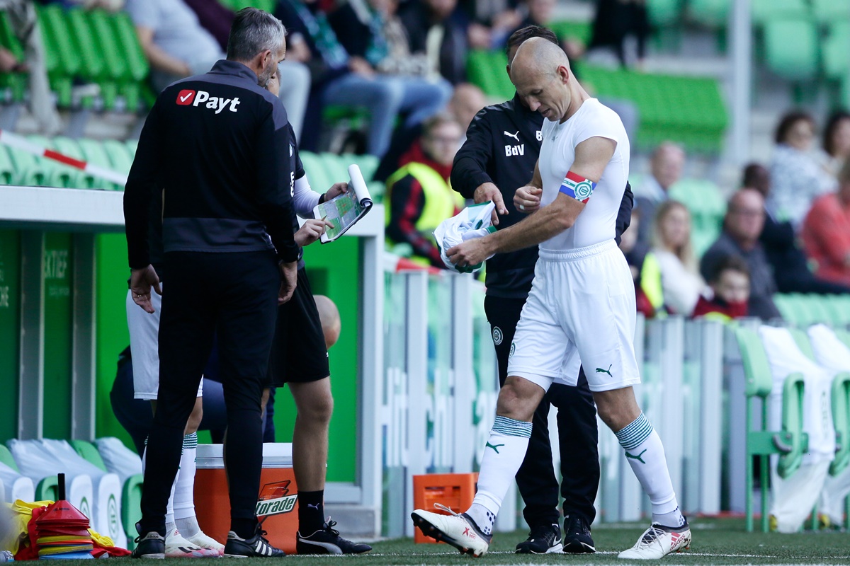 Ακόμα δεν επέστρεψε και τραυματίστηκε ο Ρόμπεν!