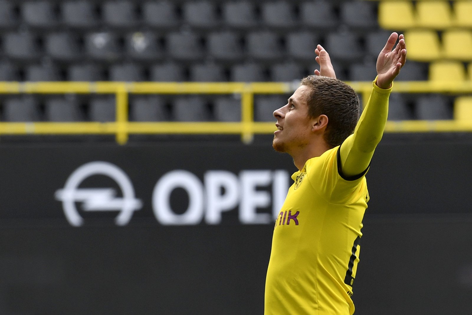 Ο Θόργκαν Αζάρ έβαλε γκολάρα που θα ζήλευε μέχρι και ο Εντέν! (vid)