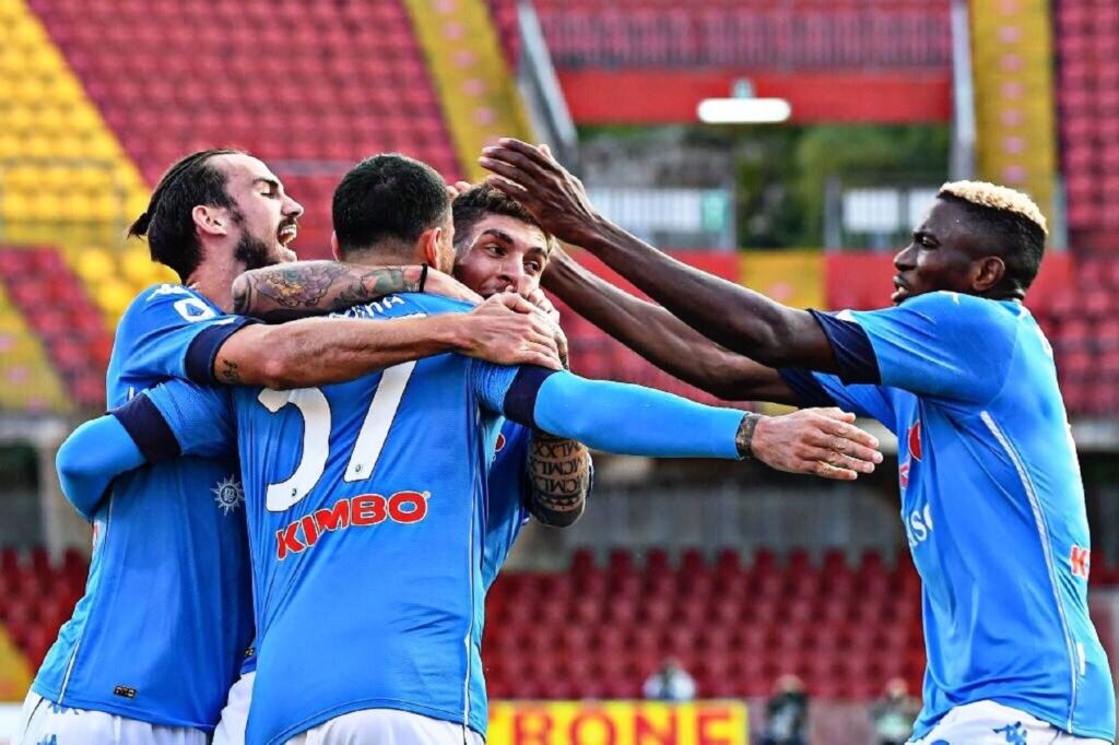 «Καθάρισε» σε 7 λεπτά η Νάπολι, 2-1 την Μπενεβέντο με ανατροπή!