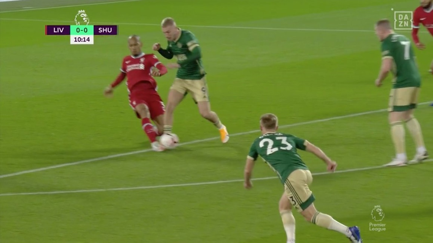 Μισές δουλειές έκανε το VAR στη φάση του πέναλτι του Φαμπίνιο!