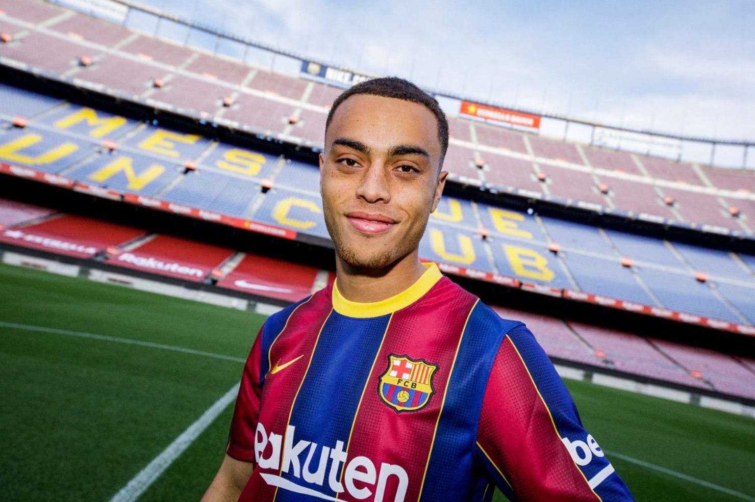 Ντεστ: “Όνειρο ζωής που θα παίζω στην Μπαρτσελόνα”