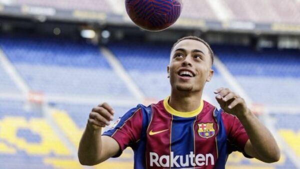 Στην Μπαρτσελόνα ο Ντεστ