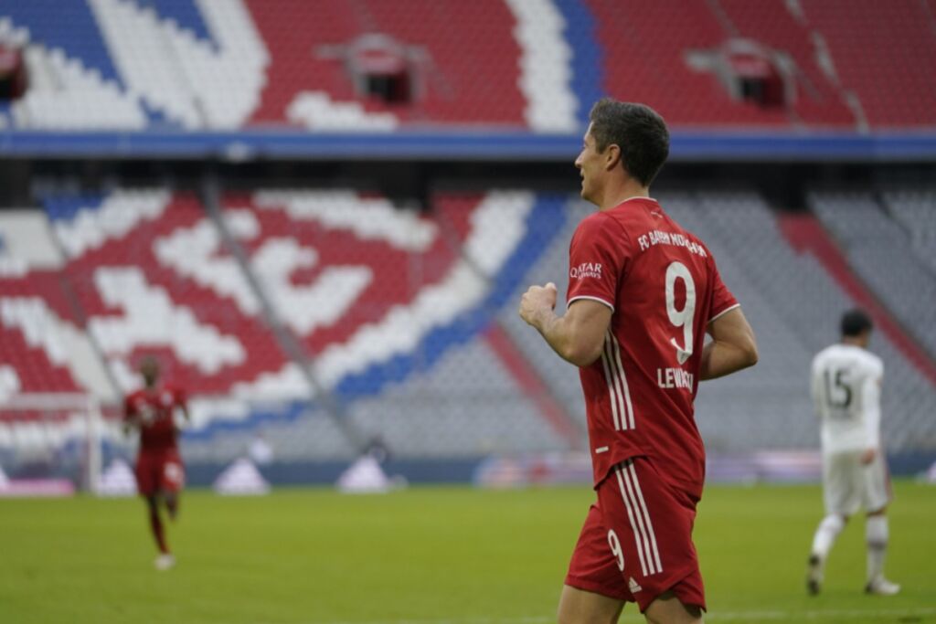 Ο Λεβαν-γκόλ-σκι “καθάρισε” για την Μπάγερν (vid)