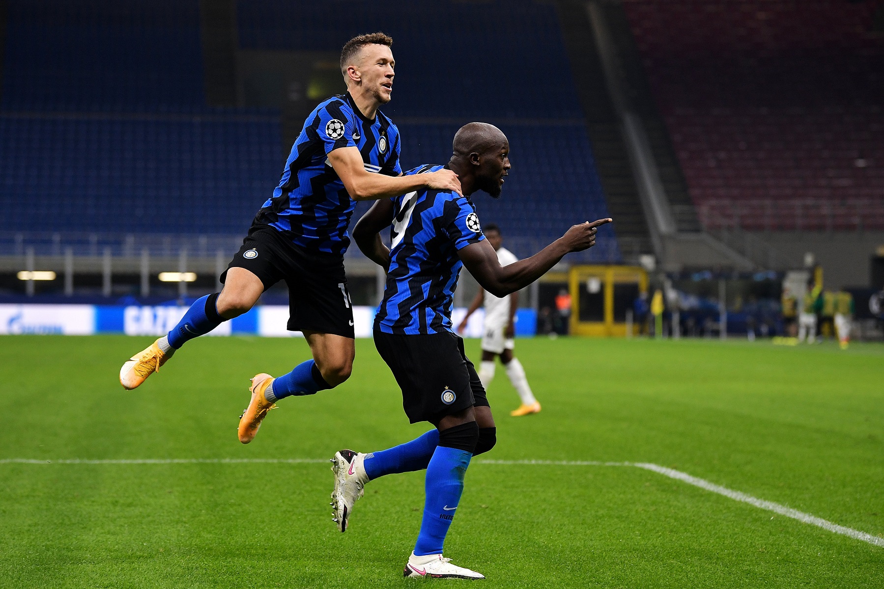 H Γκλάντμπαχ άγγιξε την έκπληξη, ο Λουκάκου της την στέρησε (vid)