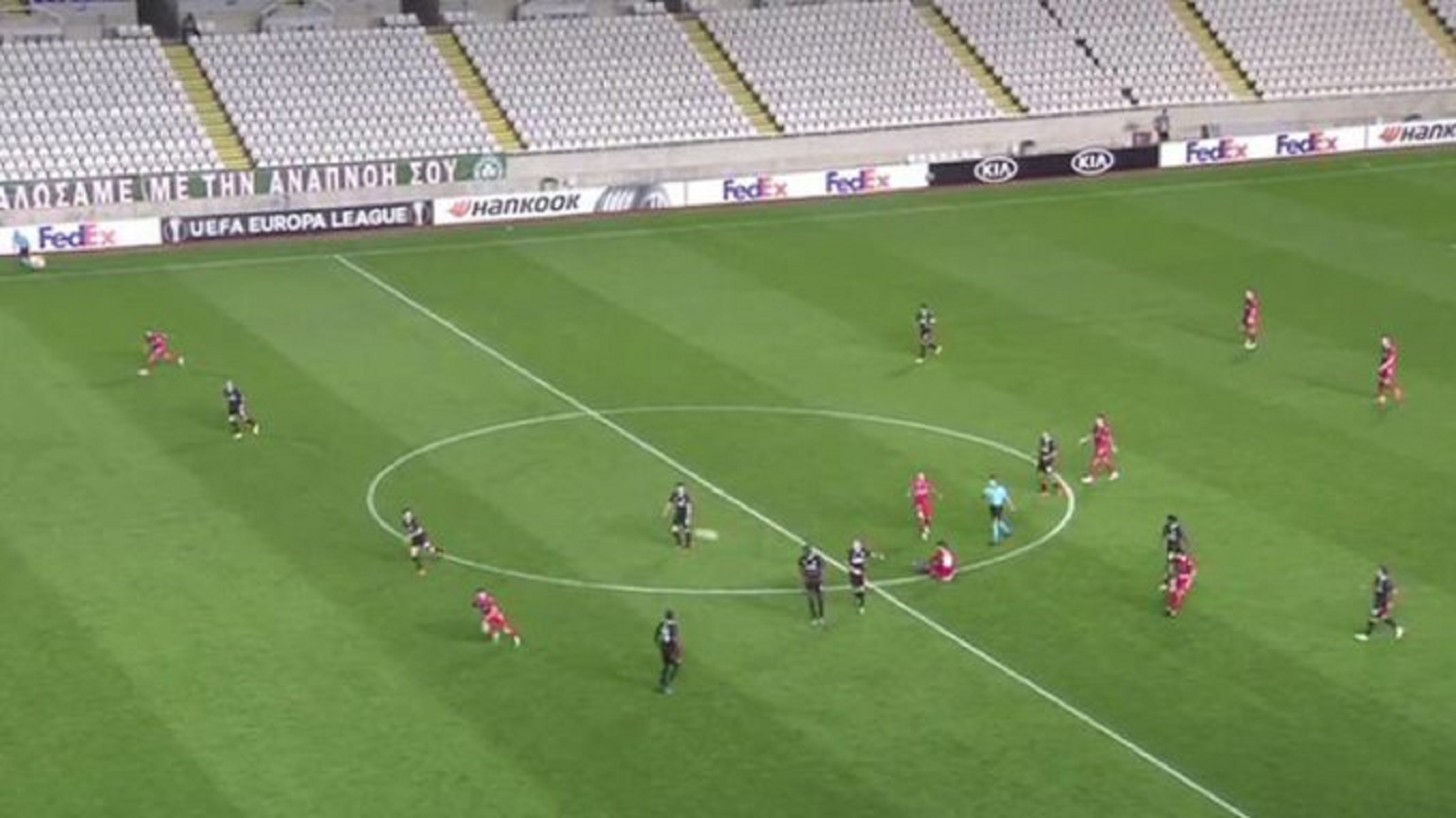 Απίθανο γκολ στην Κύπρο πίσω από τη σέντρα (vid)