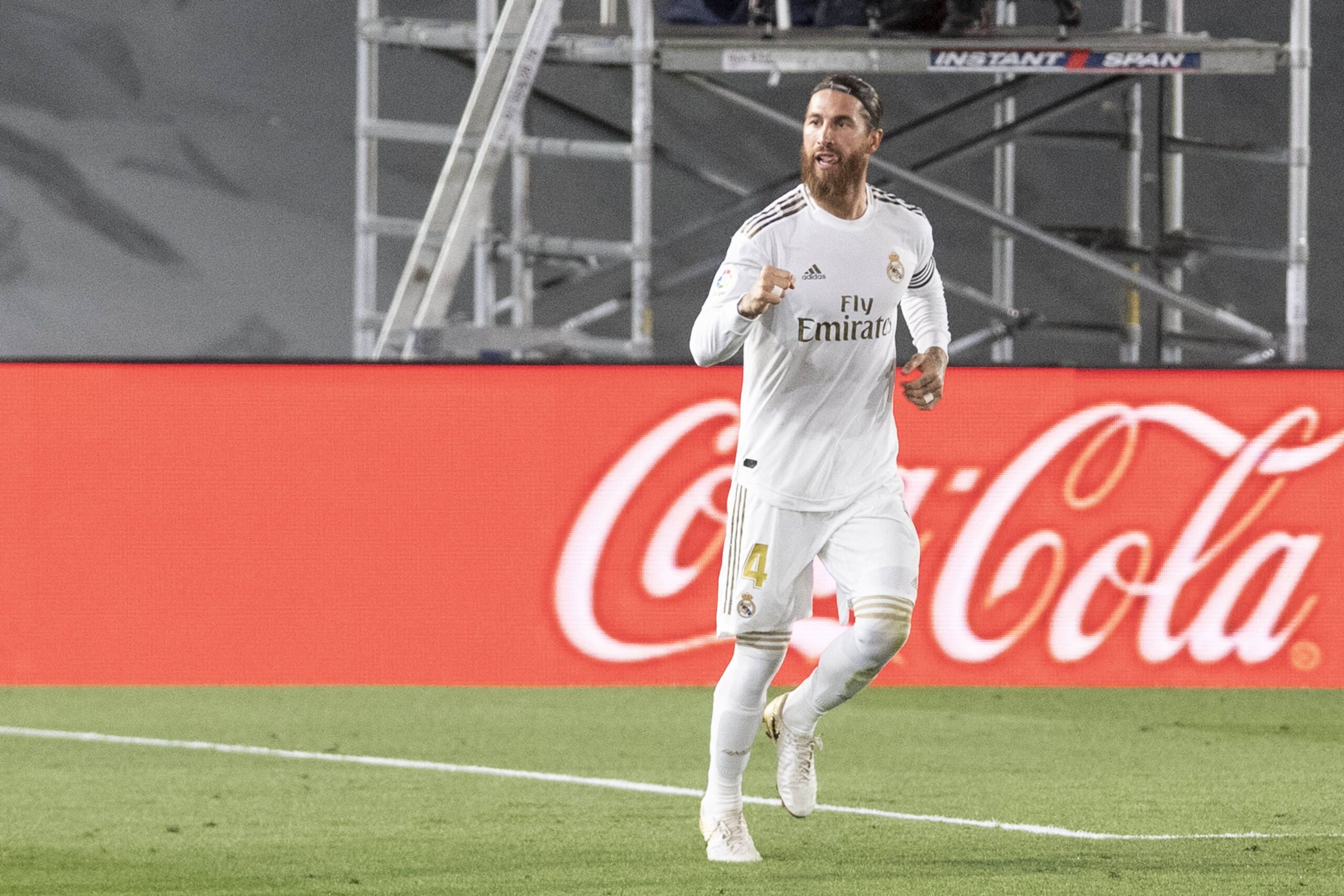 “Κάρφωσε” και την Μπαρτσελόνα από το πέναλτι ο Ράμος! (vid)