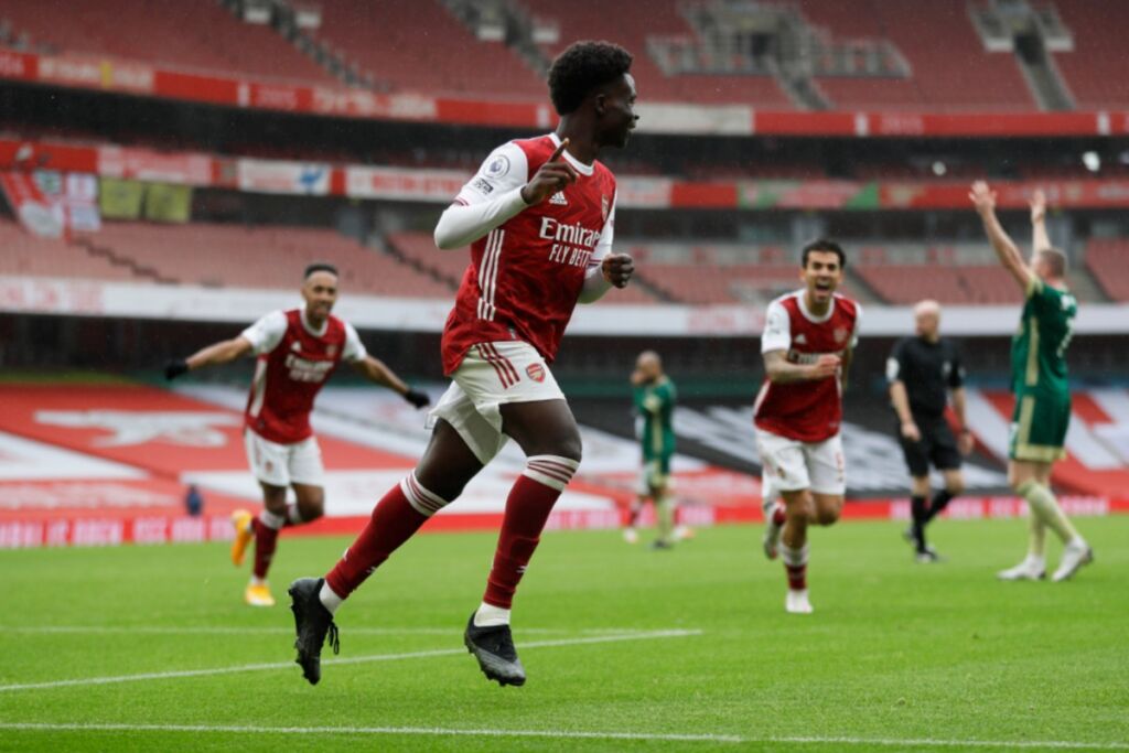 Κρατάει τη νίκη η Άρσεναλ – “πετάει” την εμφάνιση (vid)