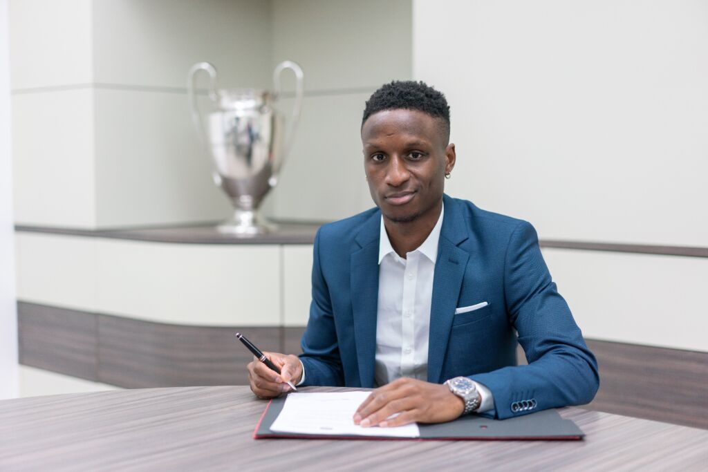 “Βαυαρός” και επίσημα ο Μπούνα Σαρ!