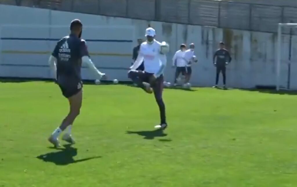 Σερβιτόρος πολυτελείας ο Ζιντάν στη προπόνηση της Ρεάλ!